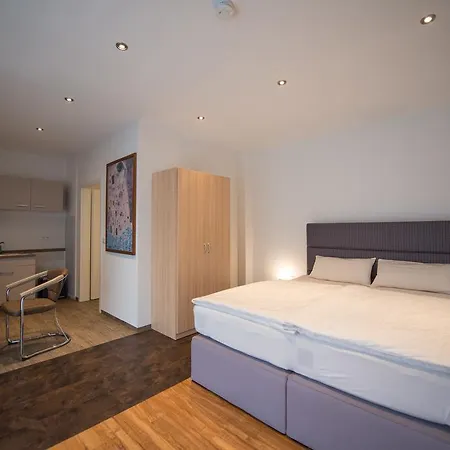 Hoelscher זנדנהורסט