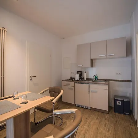 Hoelscher * זנדנהורסט